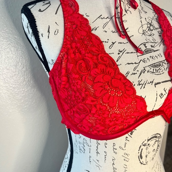 Free People -We are HAH 2 Timer Bra in Siren Red Lace/Underwire - Picture 2 of 7